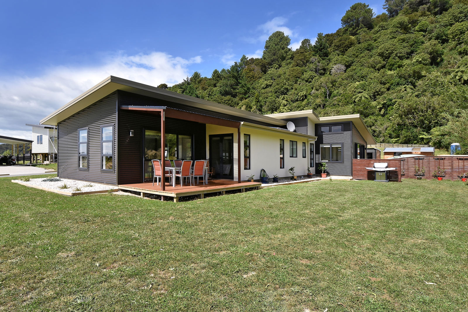 ID389998 Marahau, Motueka & Districts Open2view