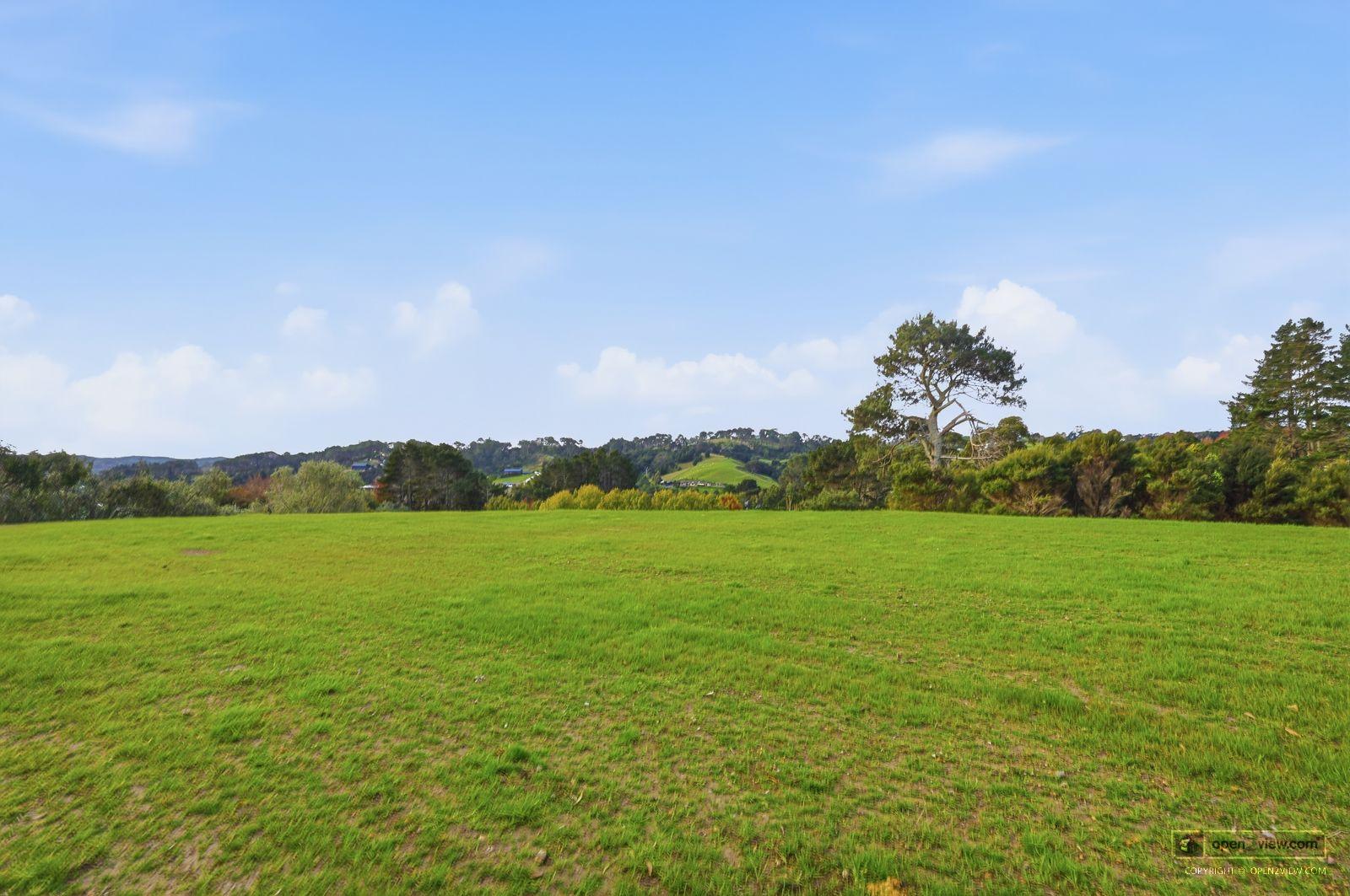 Slider image of 14 McGiven Place, Auckland