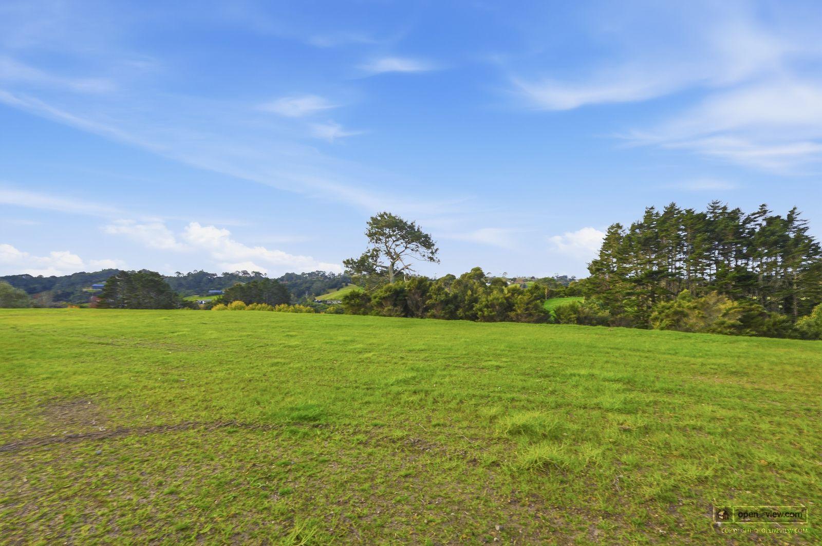 Slider image of 14 McGiven Place, Auckland