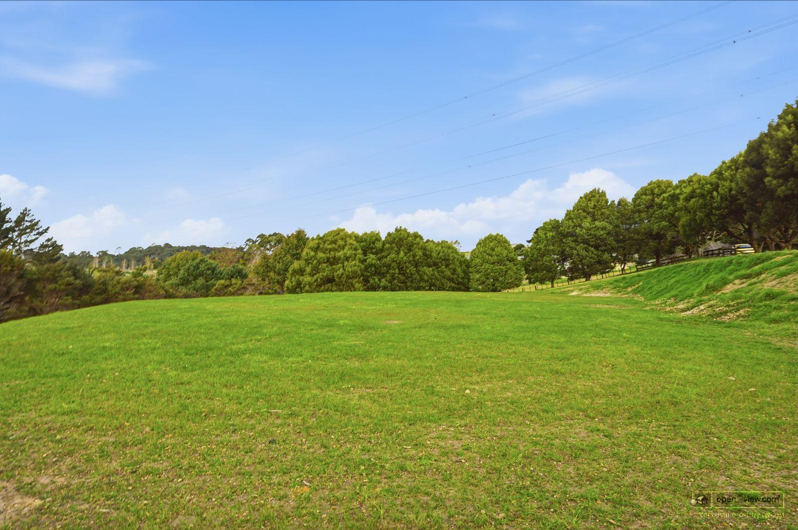 Slider image of 14 McGiven Place, Auckland