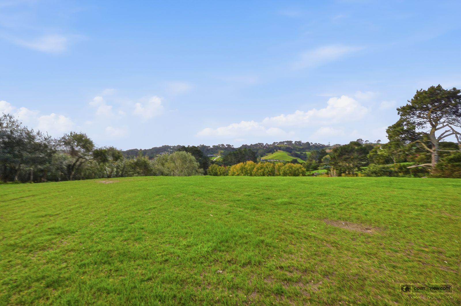 Slider image of 14 McGiven Place, Auckland