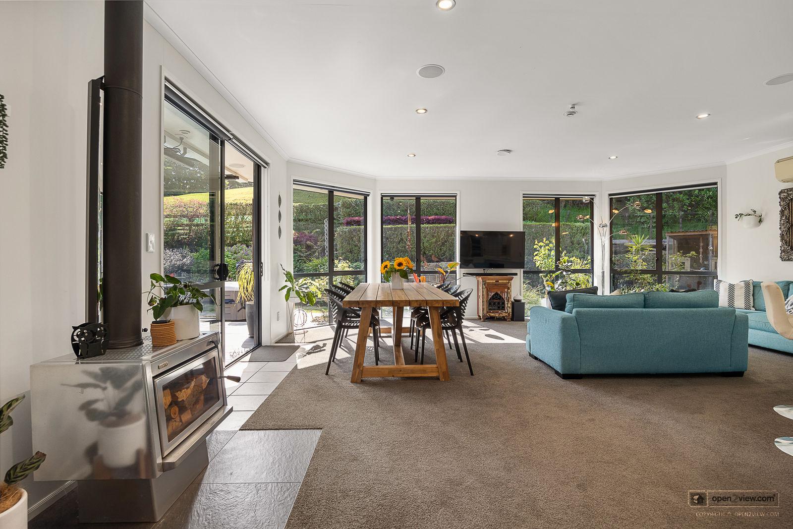 Slider image of 81 Taylor Road, Auckland