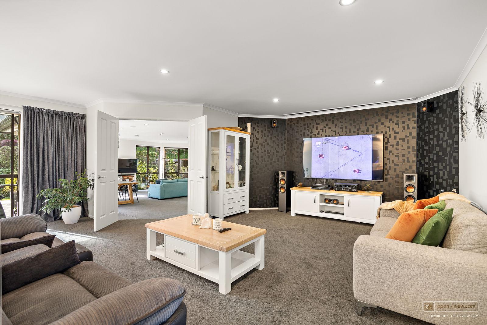 Slider image of 81 Taylor Road, Auckland