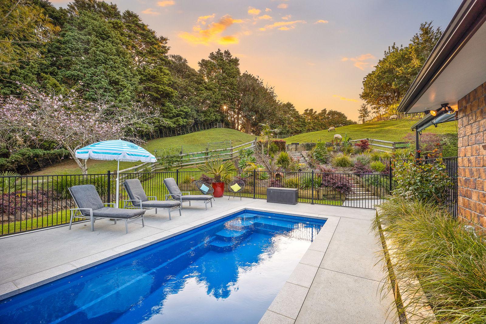 Slider image of 81 Taylor Road, Auckland