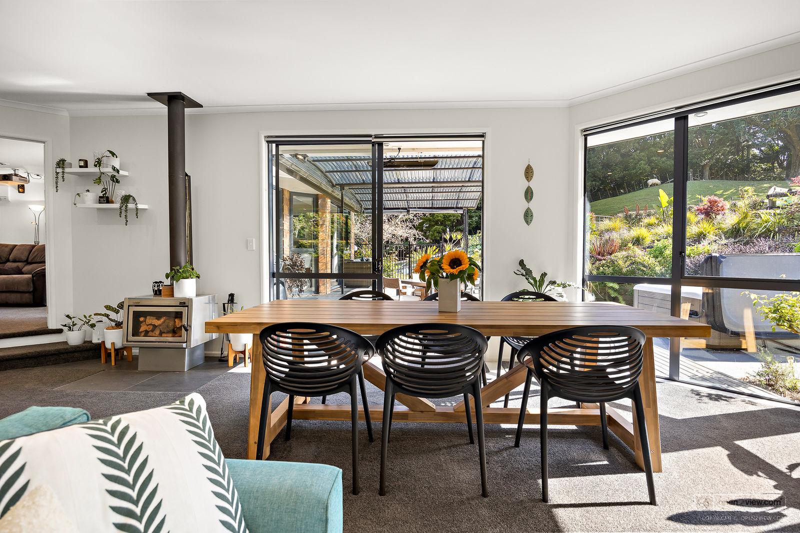 Slider image of 81 Taylor Road, Auckland