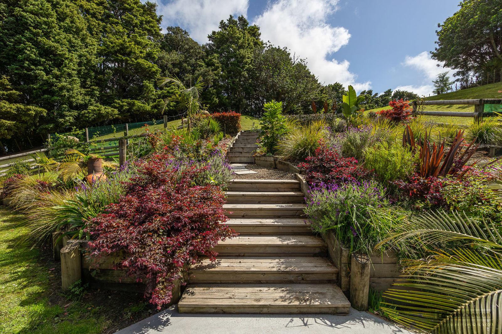 Slider image of 81 Taylor Road, Auckland