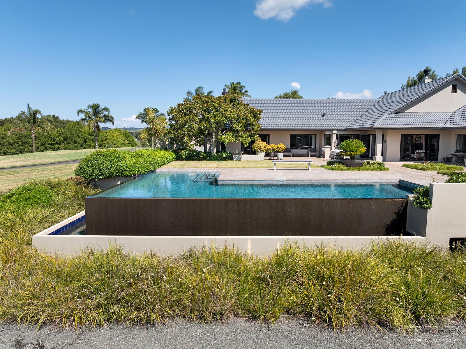 Slider image of 945 Kahikatea Flat Road, Auckland