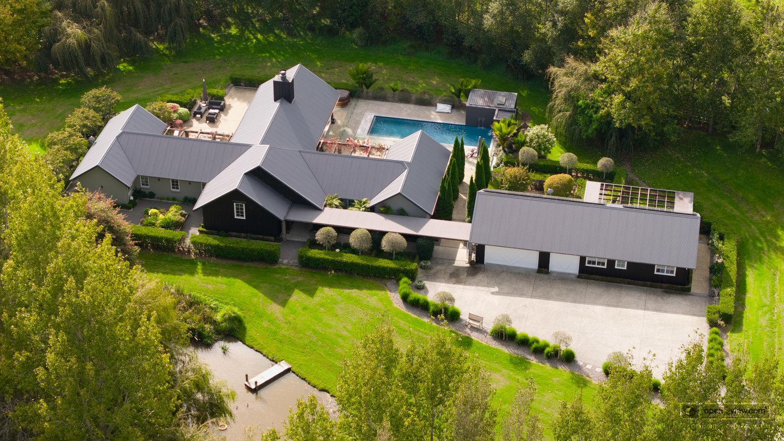 Slider image of 9 Oak Lane, Auckland