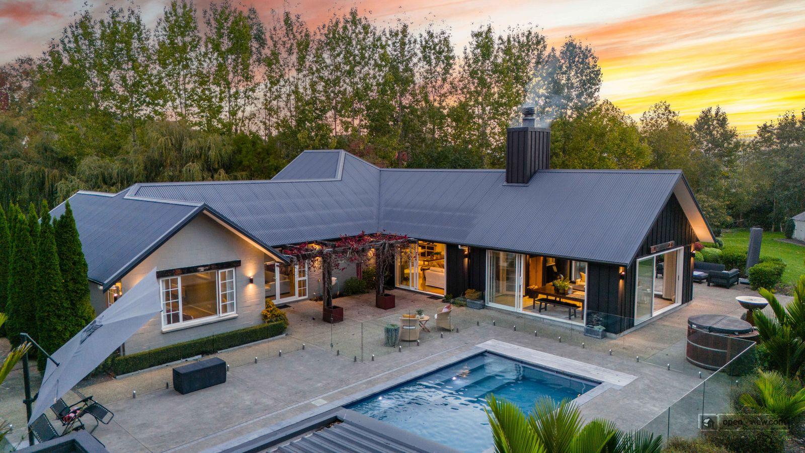 Slider image of 9 Oak Lane, Auckland