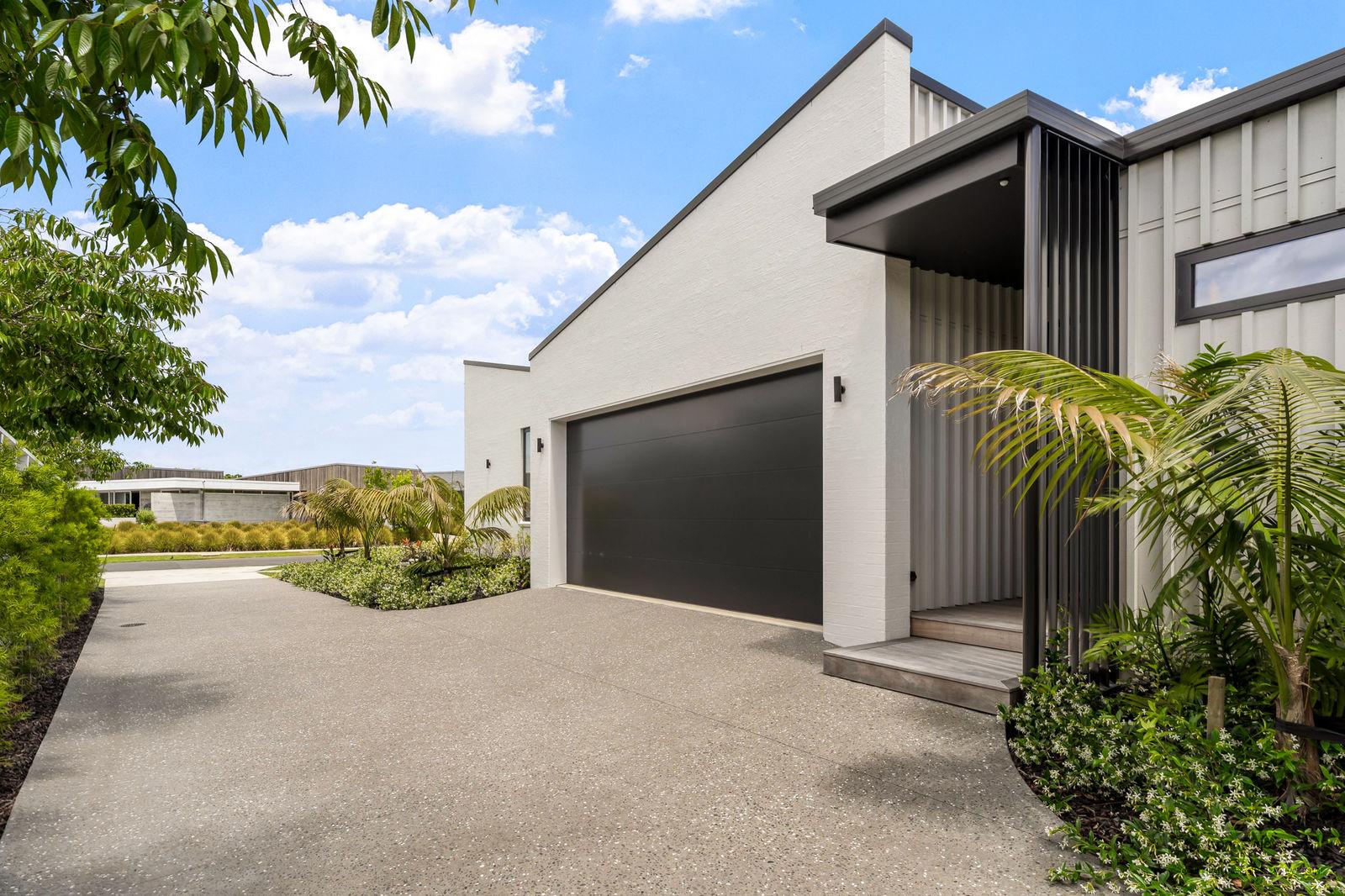 Slider image of 22 Torea Road, Auckland