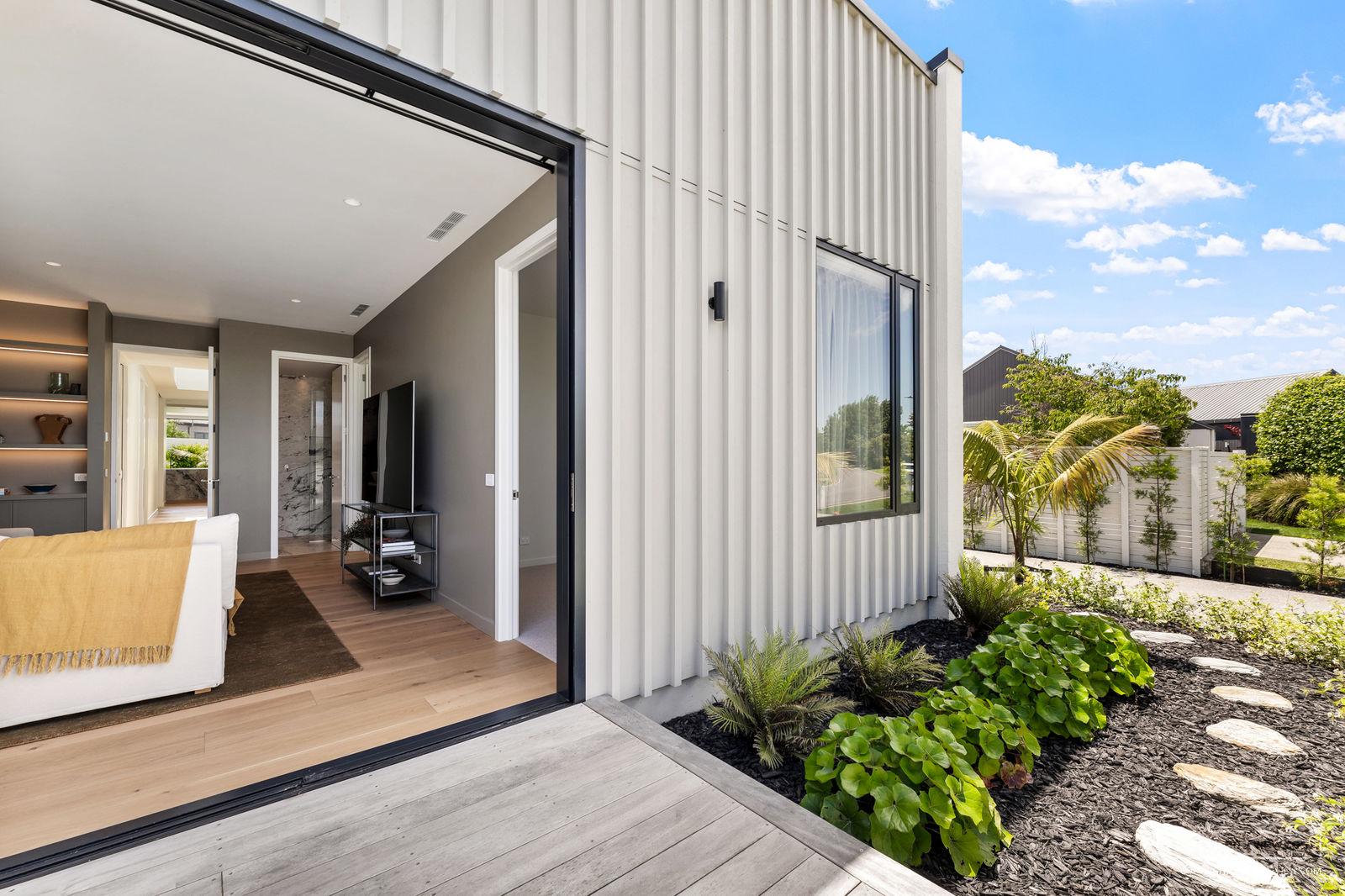 Slider image of 22 Torea Road, Auckland