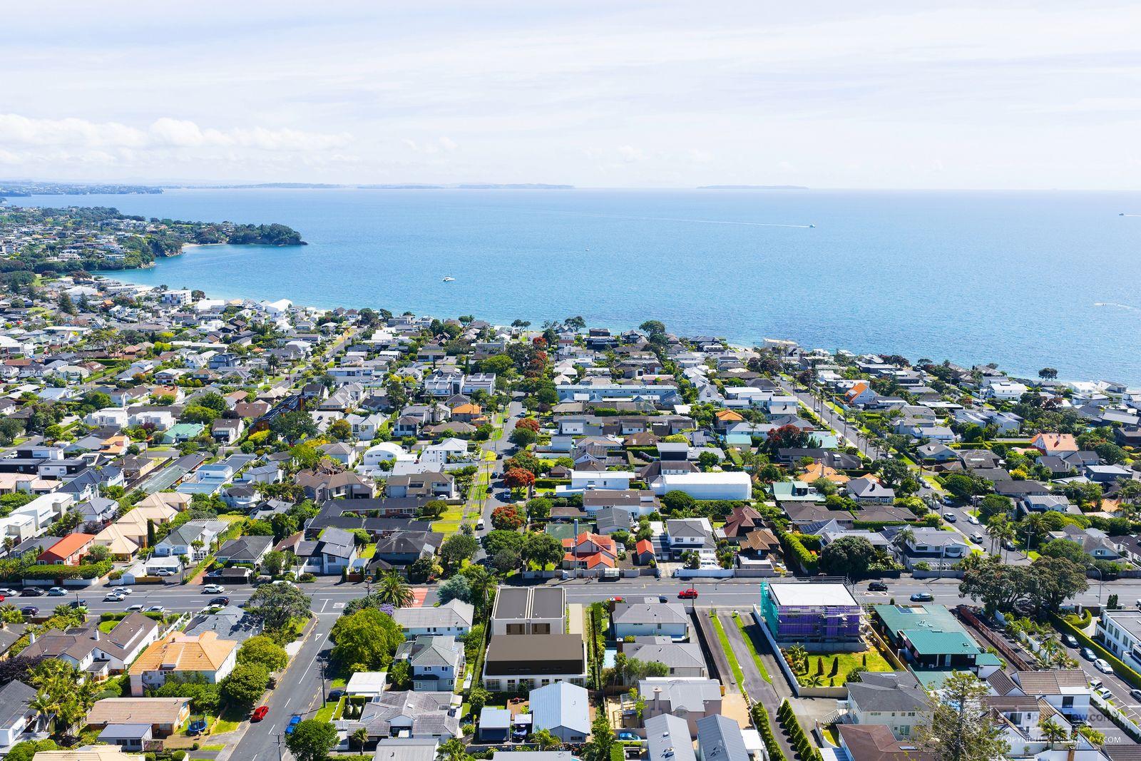 Slider image of 1-5/98 Kitchener Road, Auckland