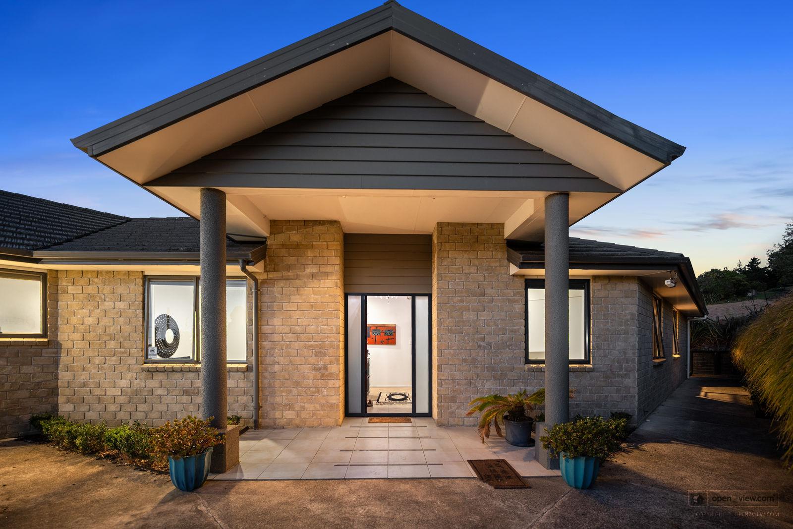 Slider image of 157 Barrett Road, Auckland