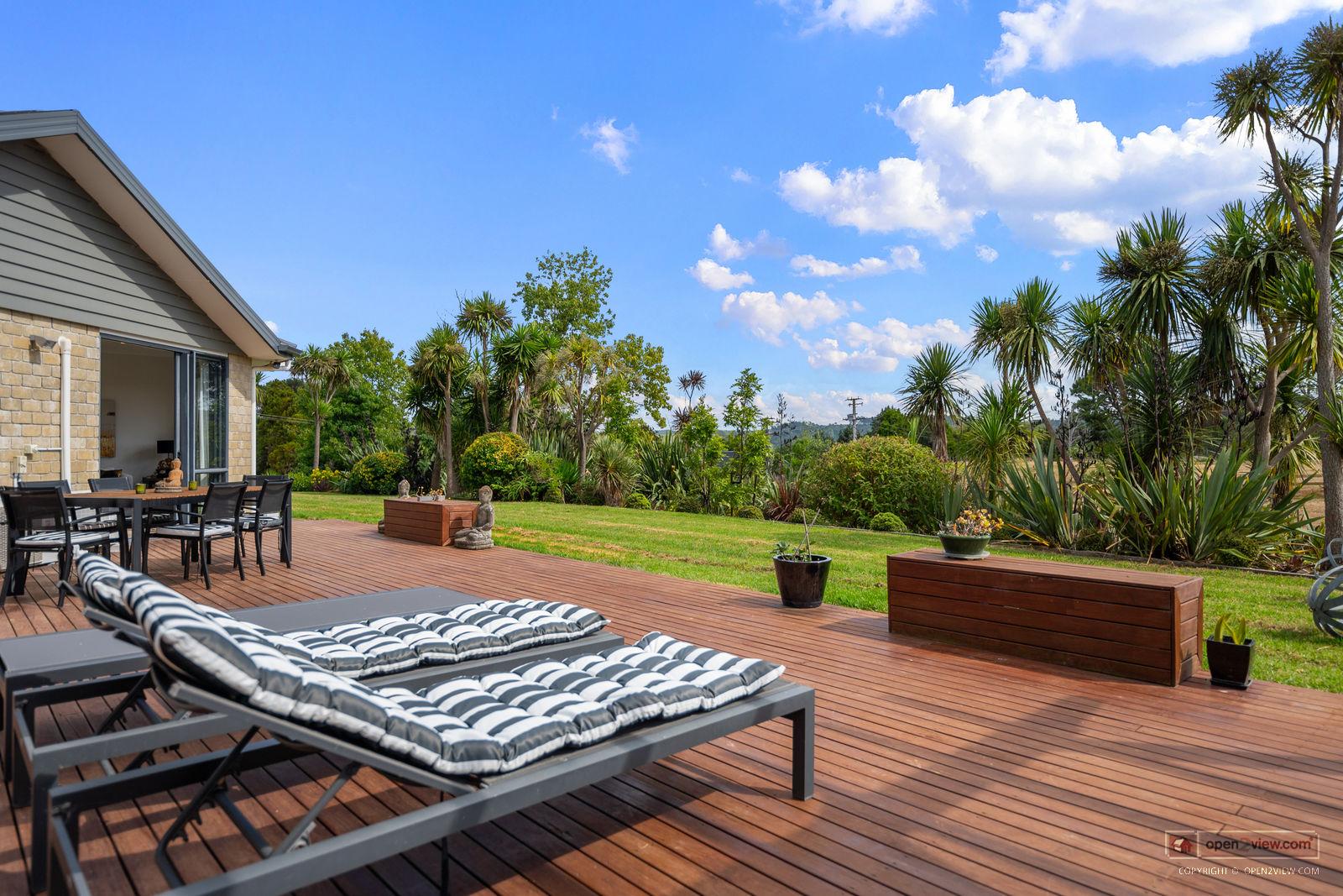 Slider image of 157 Barrett Road, Auckland