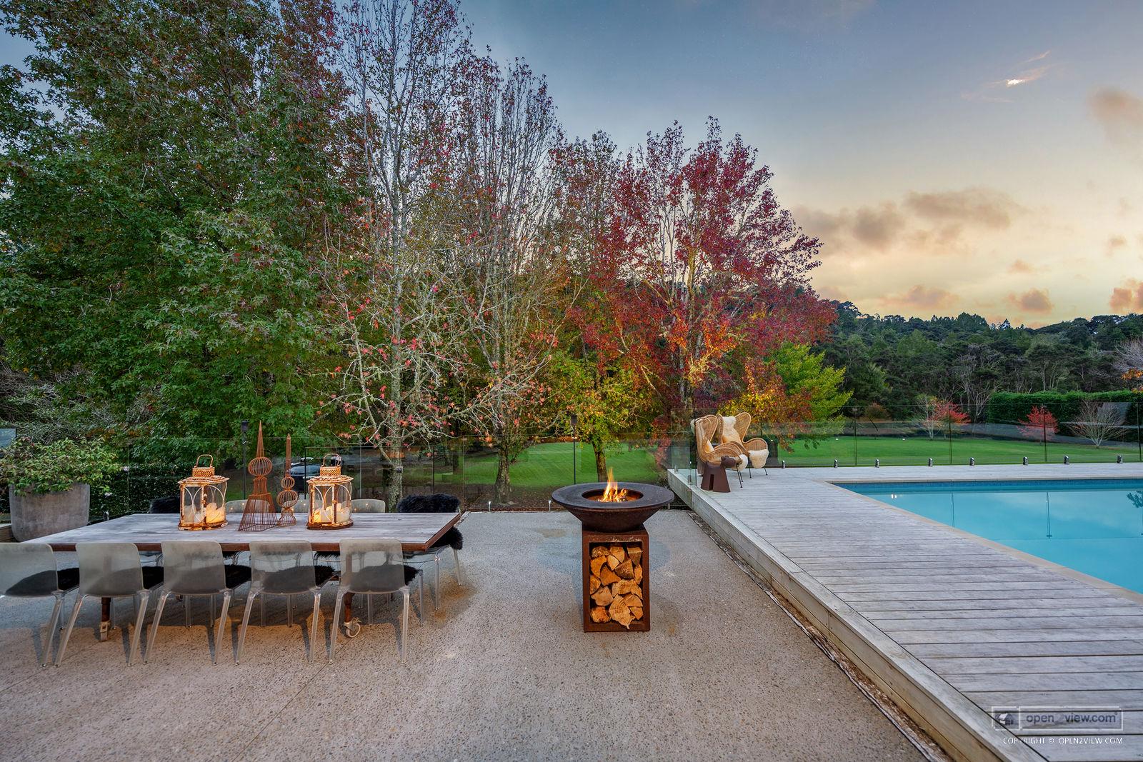 Slider image of 36 Robinson Road, Auckland