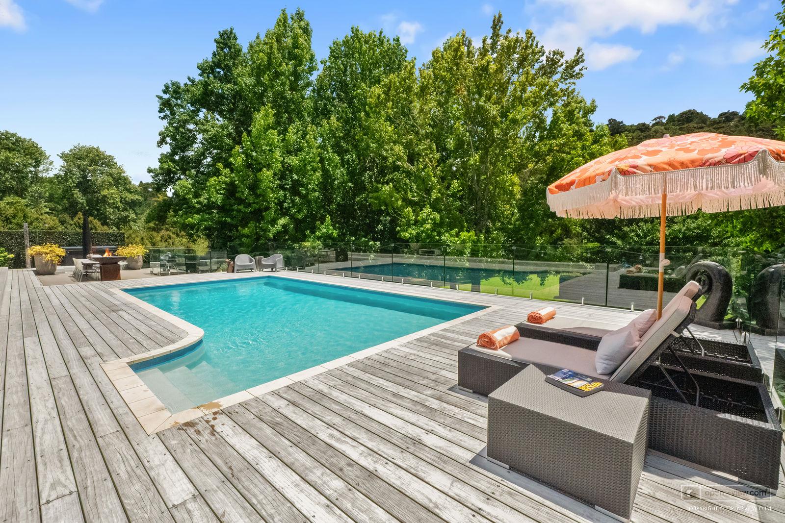 Slider image of 36 Robinson Road, Auckland