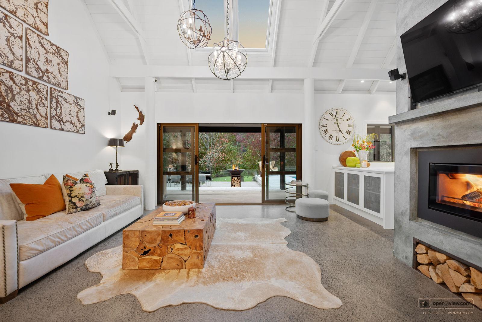 Slider image of 36 Robinson Road, Auckland