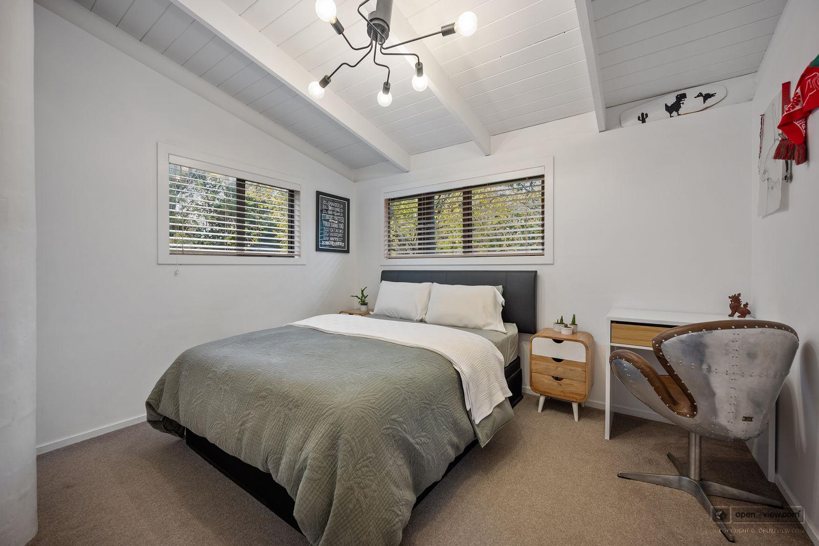 Slider image of 36 Robinson Road, Auckland