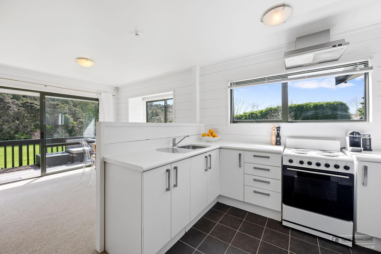 Slider image of 36 Robinson Road, Auckland