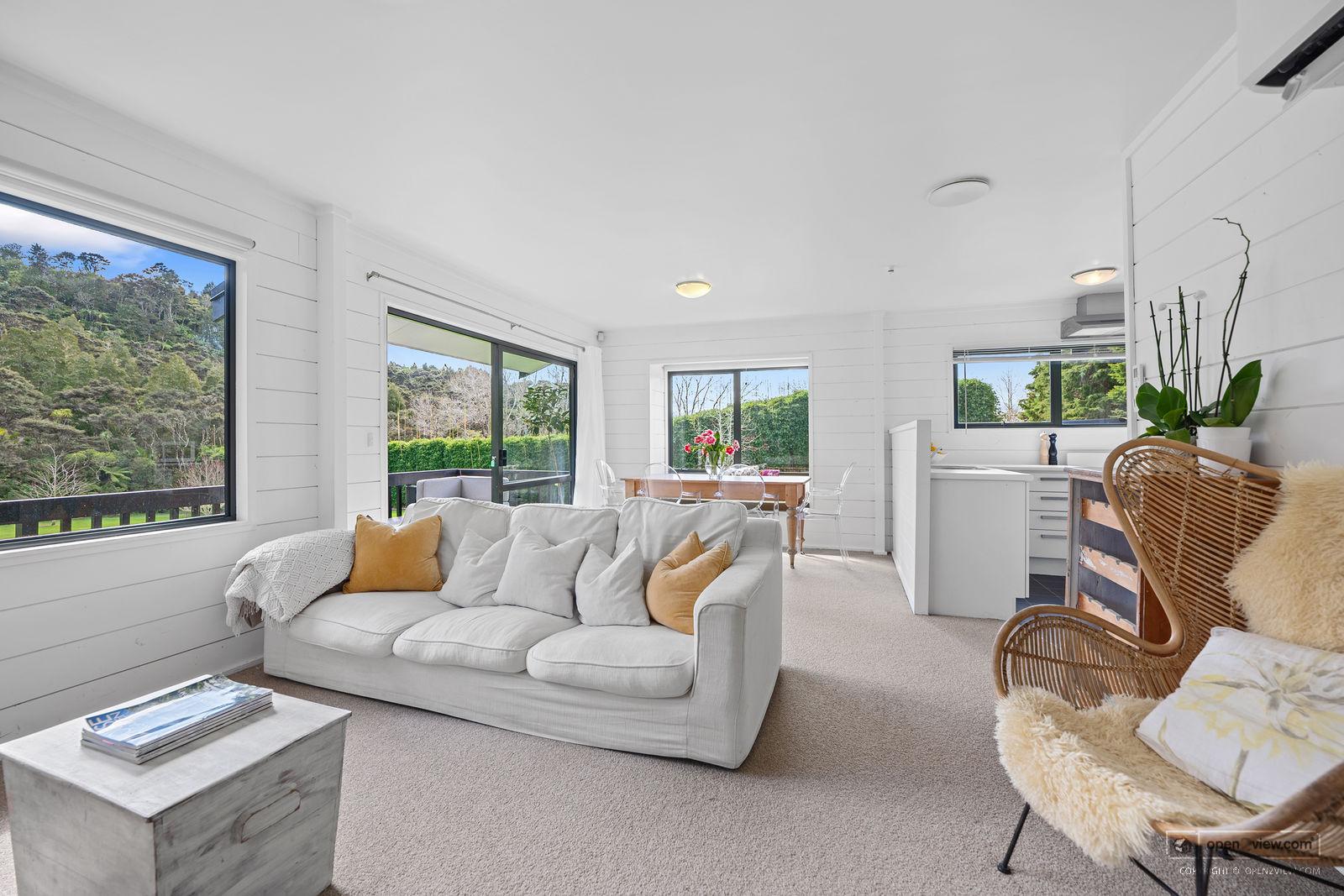 Slider image of 36 Robinson Road, Auckland