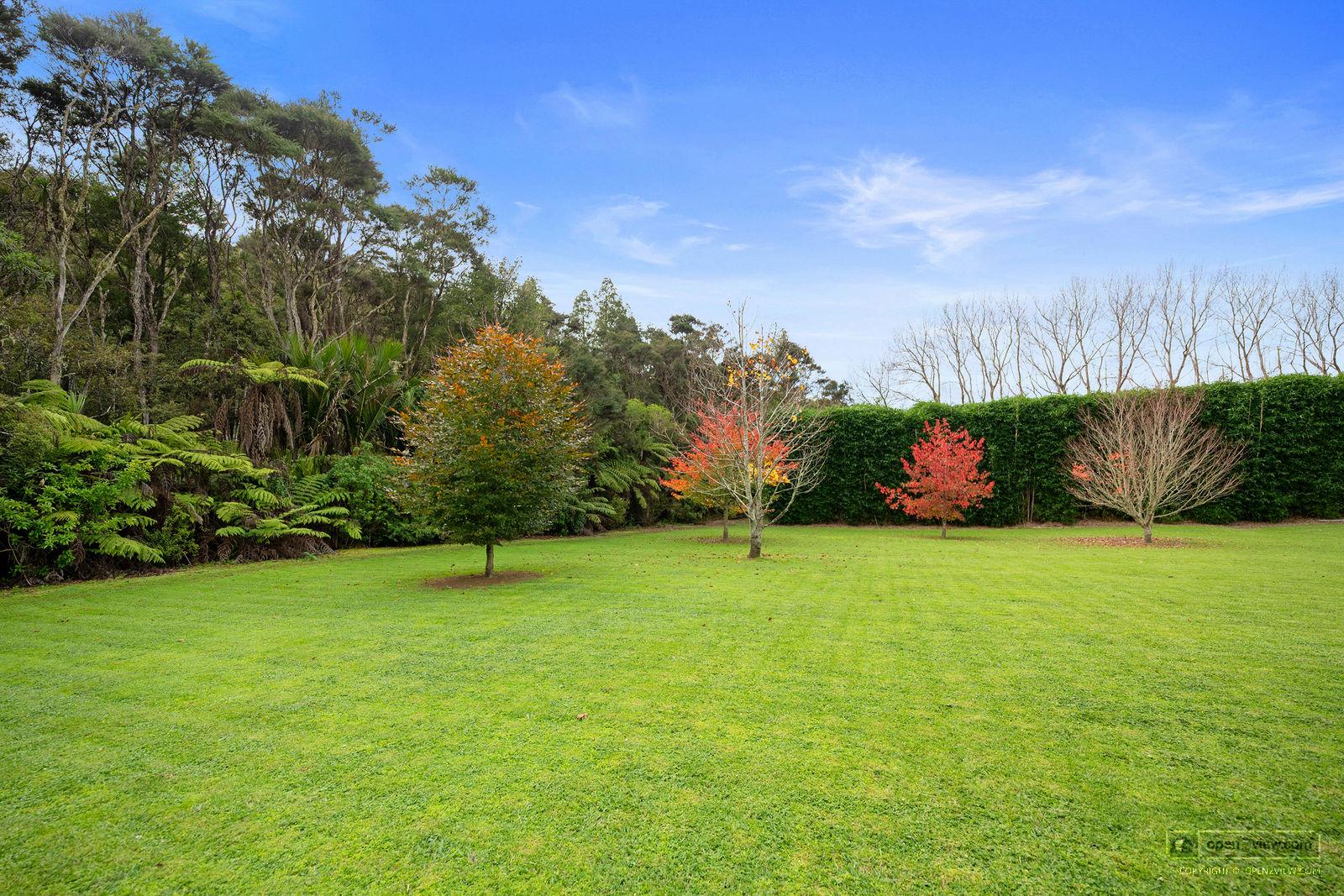 Slider image of 36 Robinson Road, Auckland