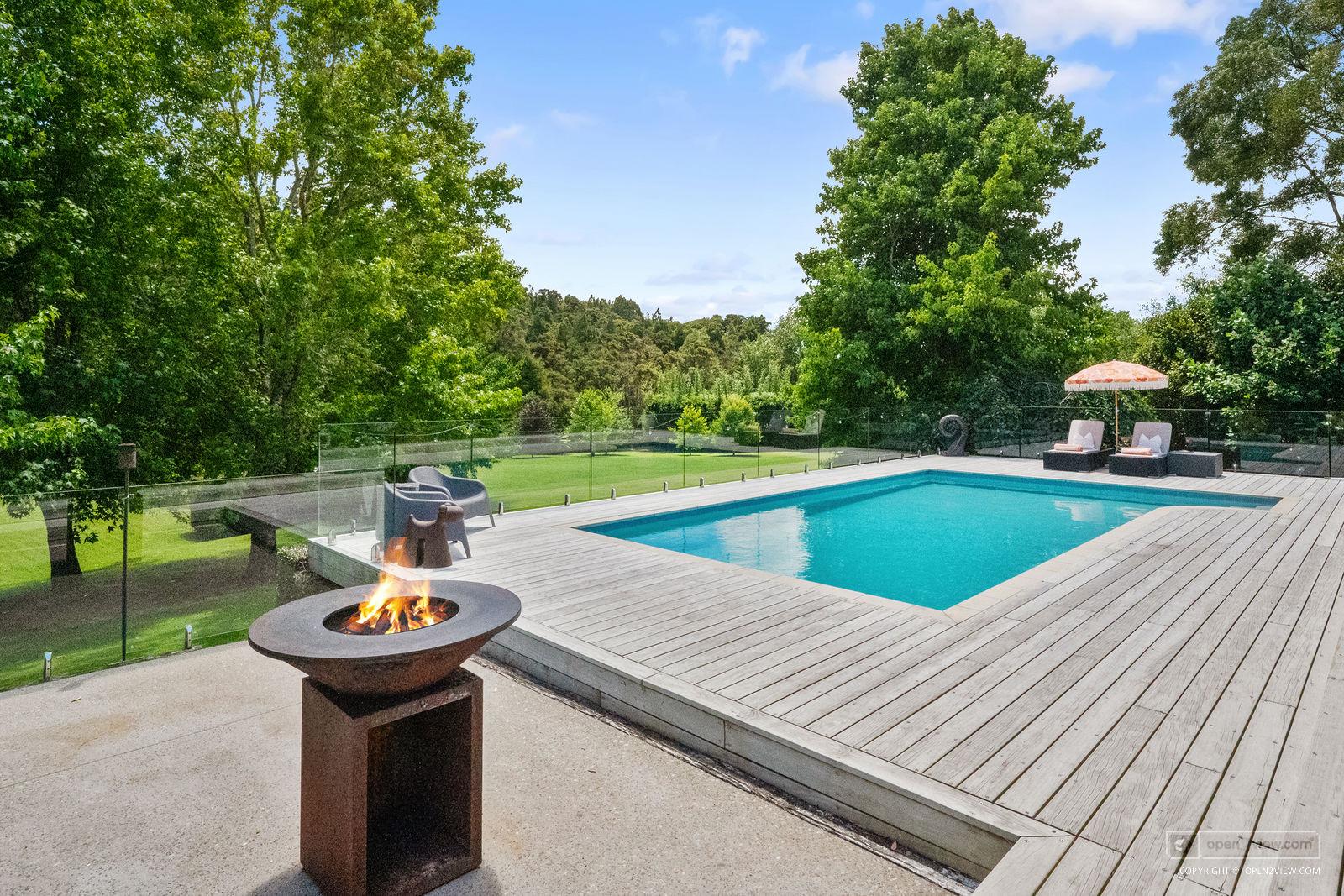 Featured image of 36 Robinson Road, Auckland