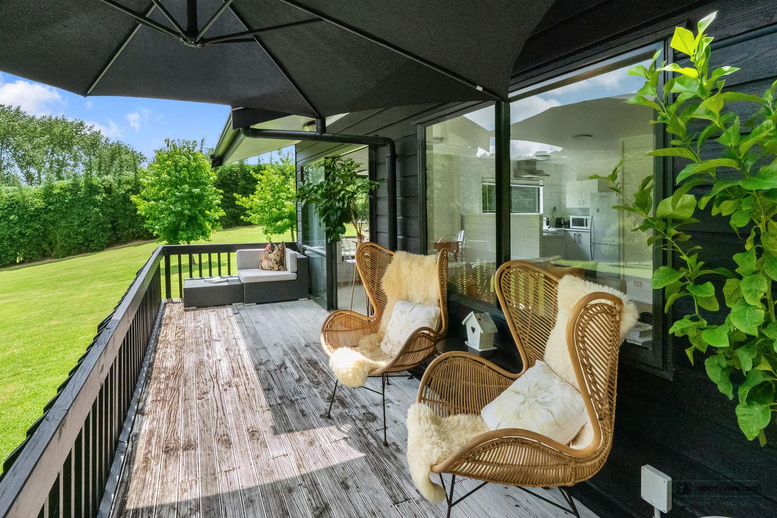 Slider image of 36 Robinson Road, Auckland