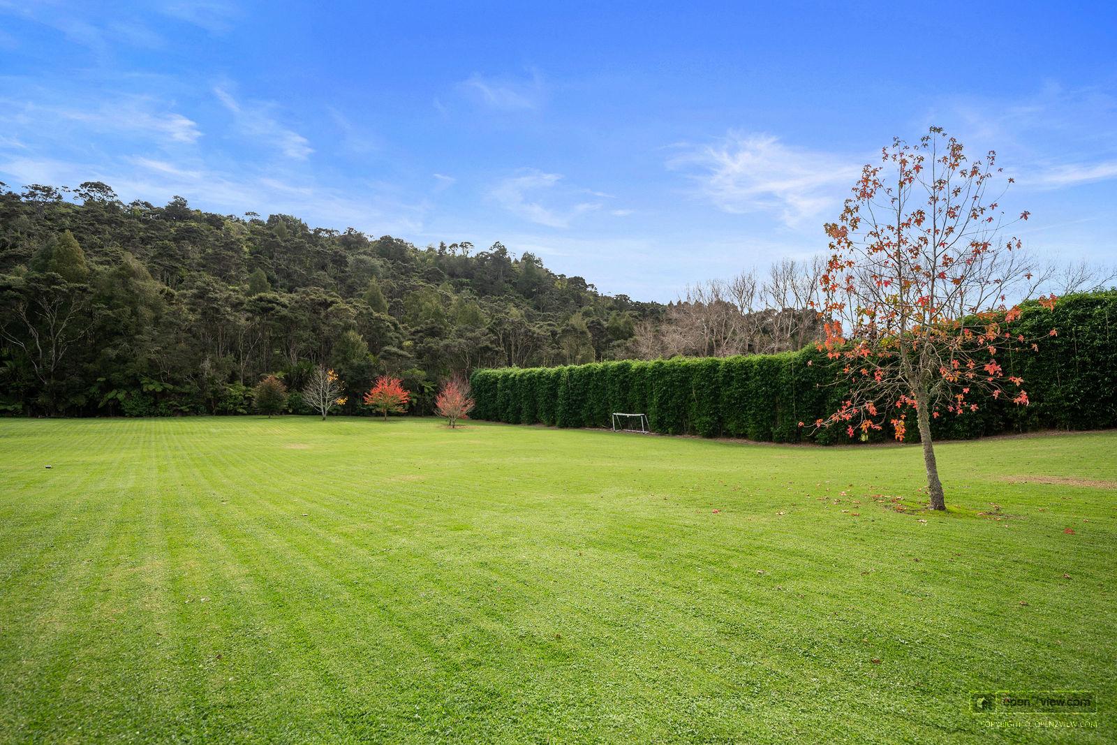Slider image of 36 Robinson Road, Auckland