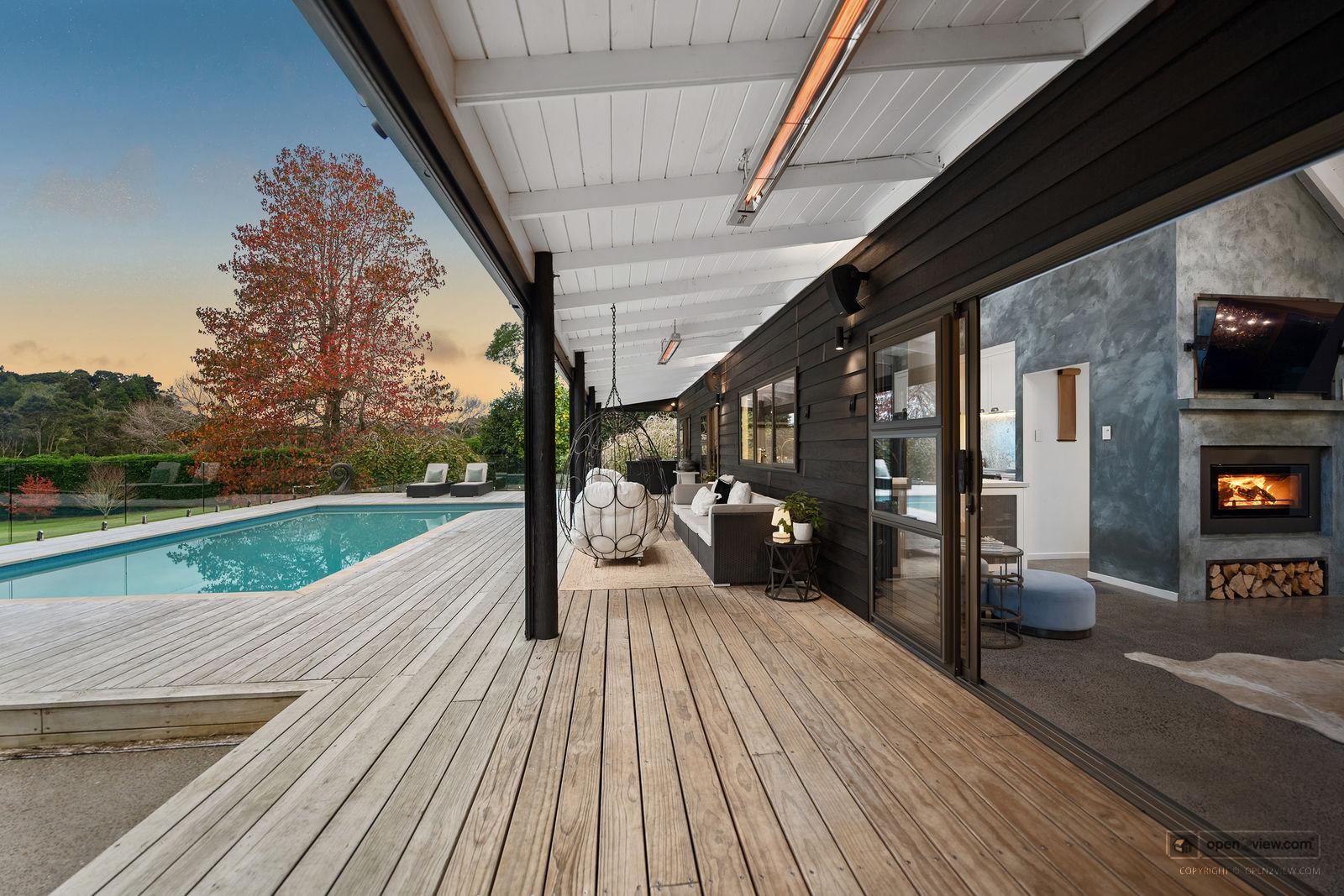 Slider image of 36 Robinson Road, Auckland