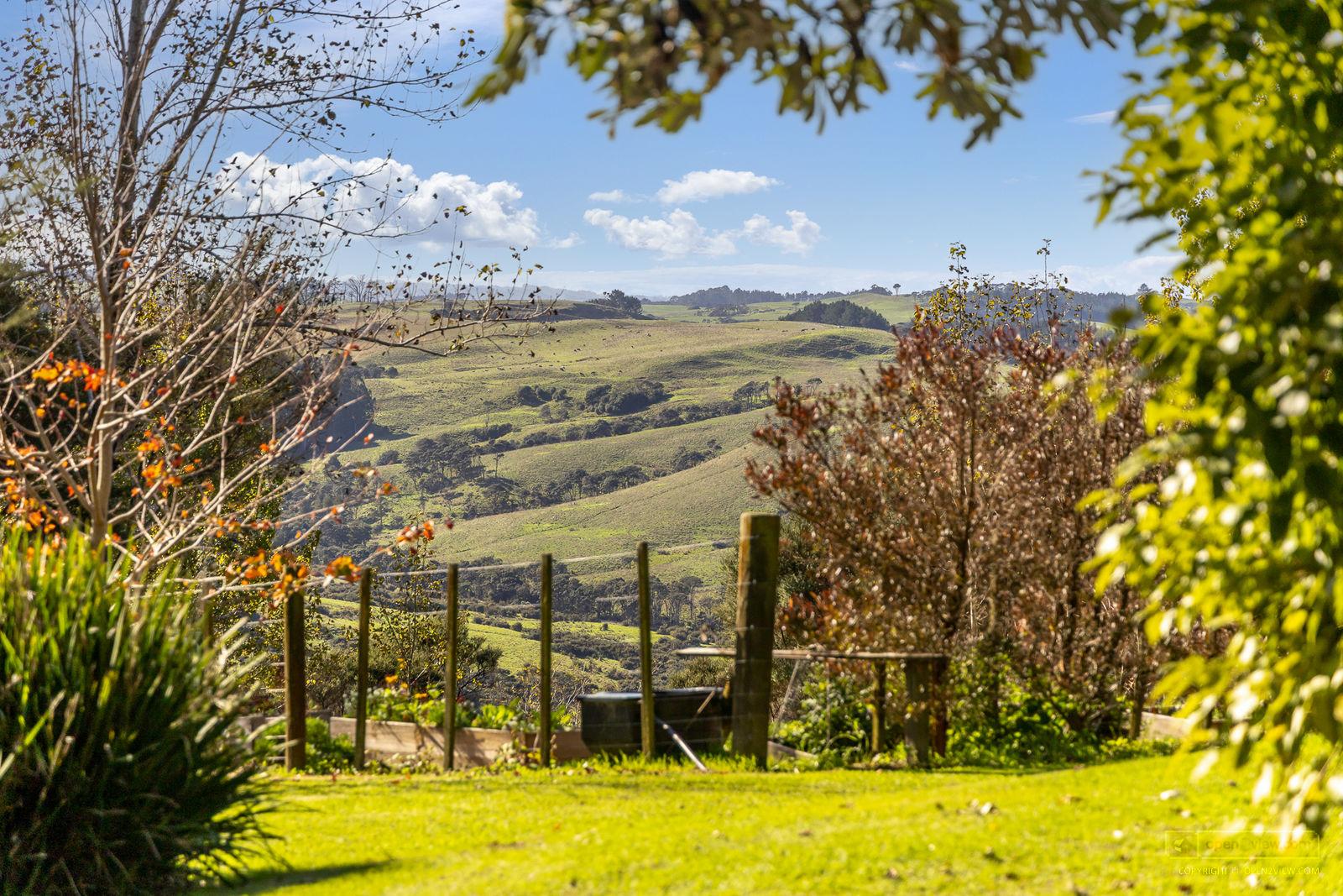Slider image of 1410 Old North Road, Auckland