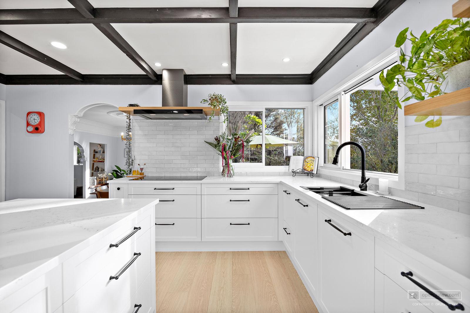 Slider image of 1410 Old North Road, Auckland