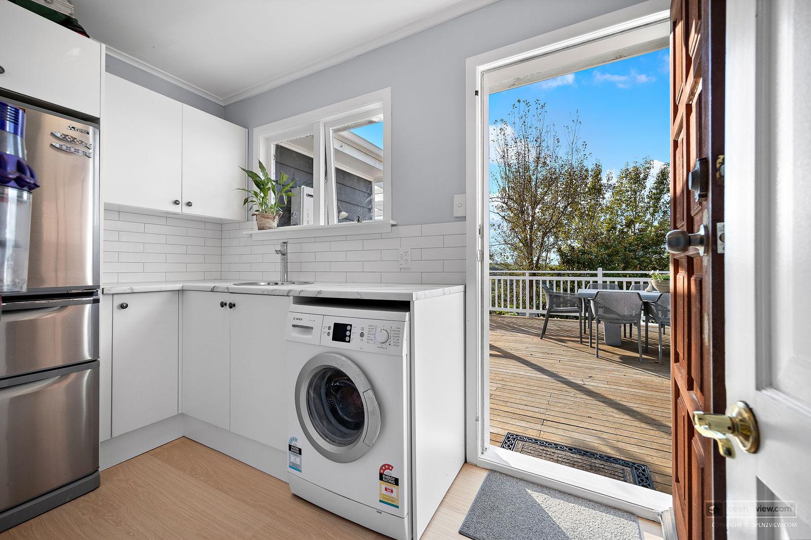 Slider image of 1410 Old North Road, Auckland