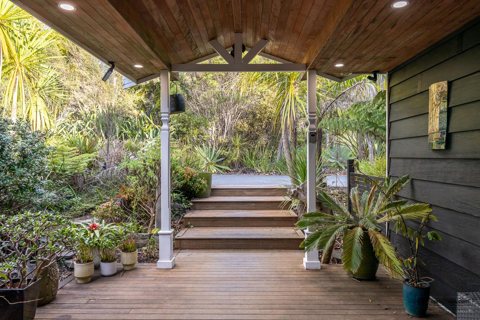 Slider image of 1410 Old North Road, Auckland