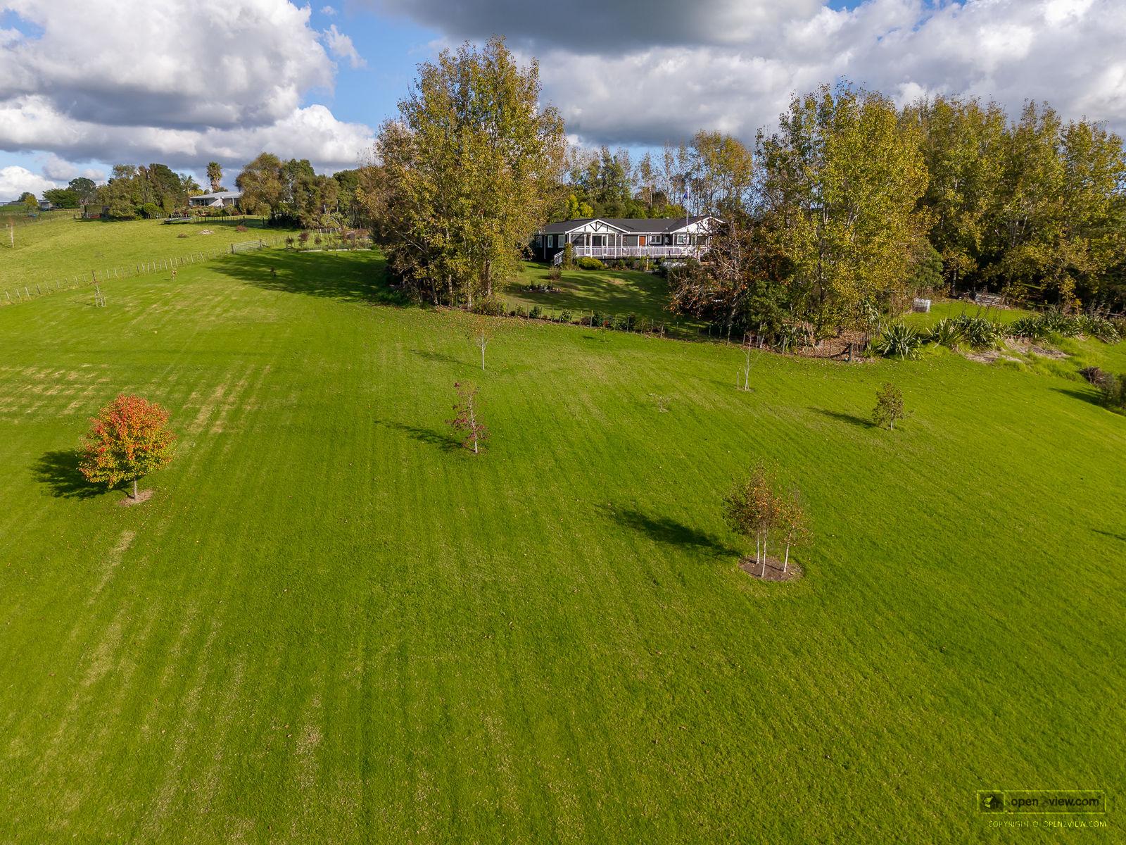 Slider image of 1410 Old North Road, Auckland