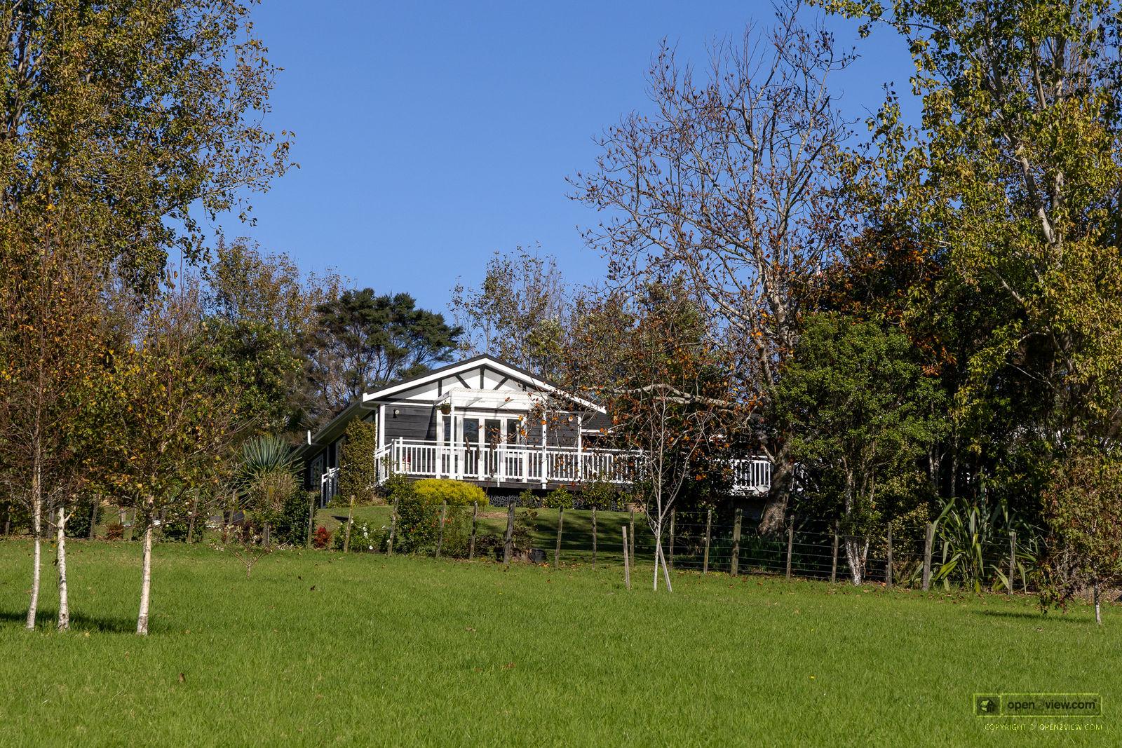 Slider image of 1410 Old North Road, Auckland
