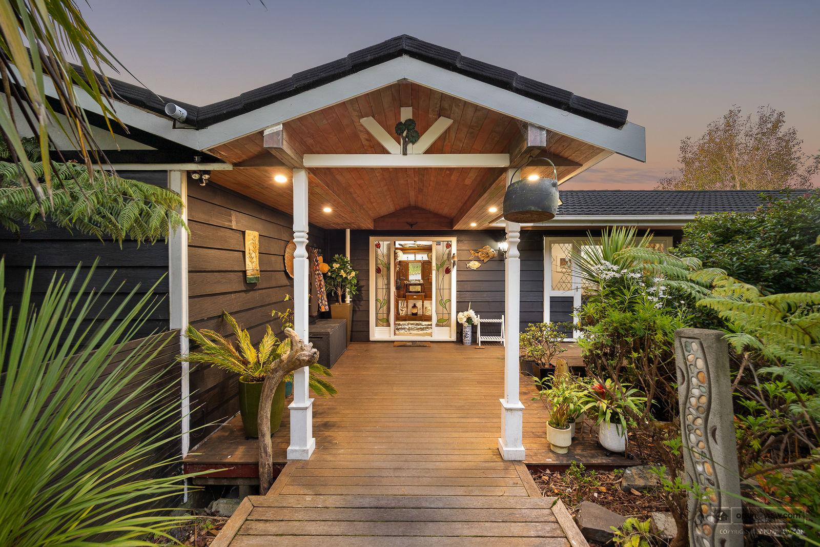 Slider image of 1410 Old North Road, Auckland