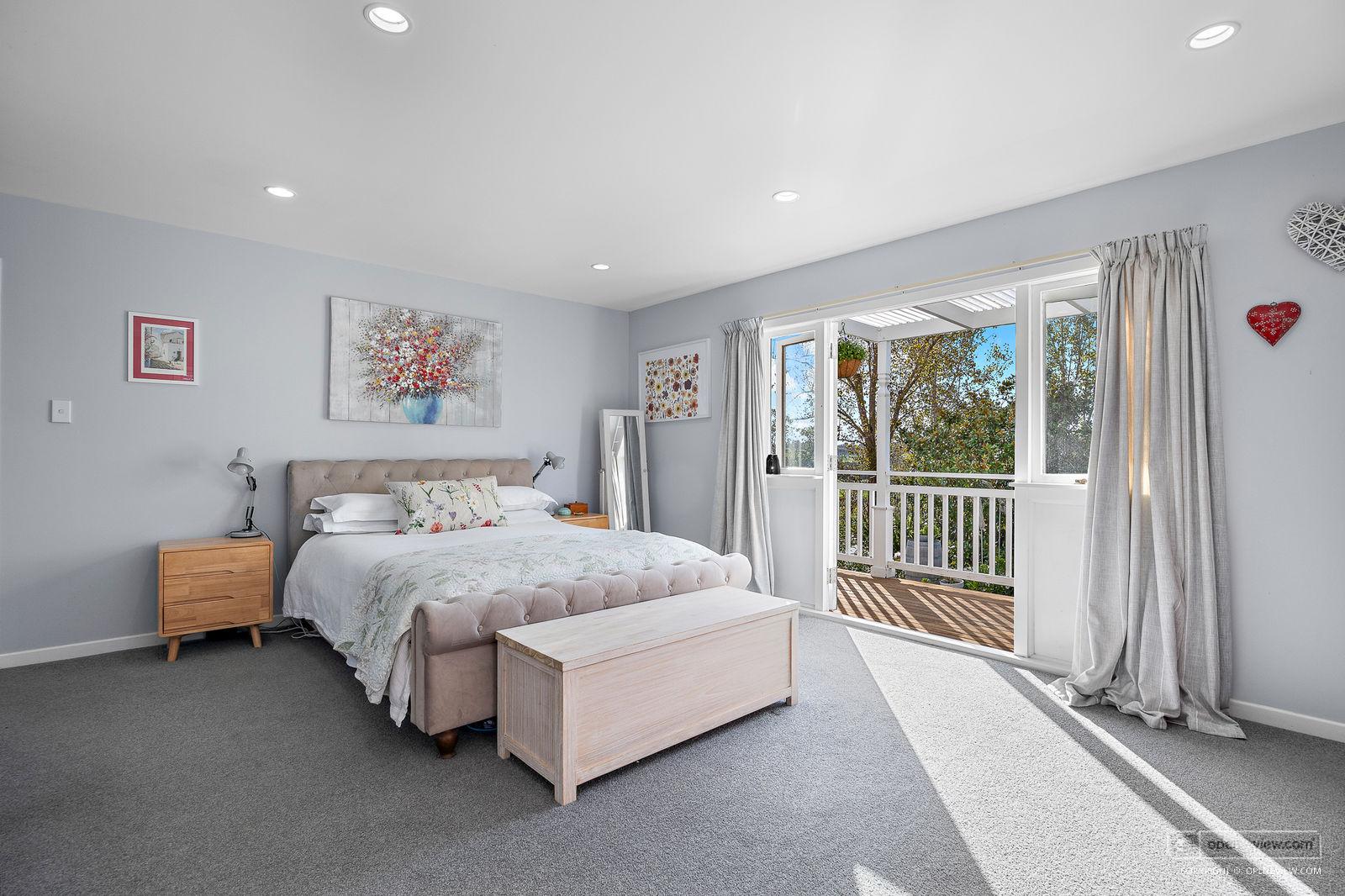 Slider image of 1410 Old North Road, Auckland