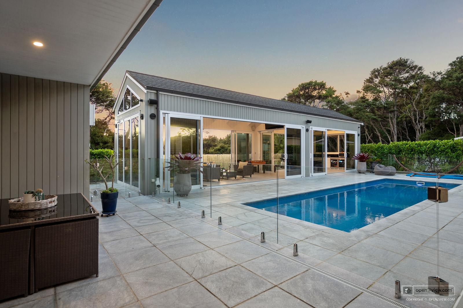Slider image of 20 Stevensons Crescent, Auckland