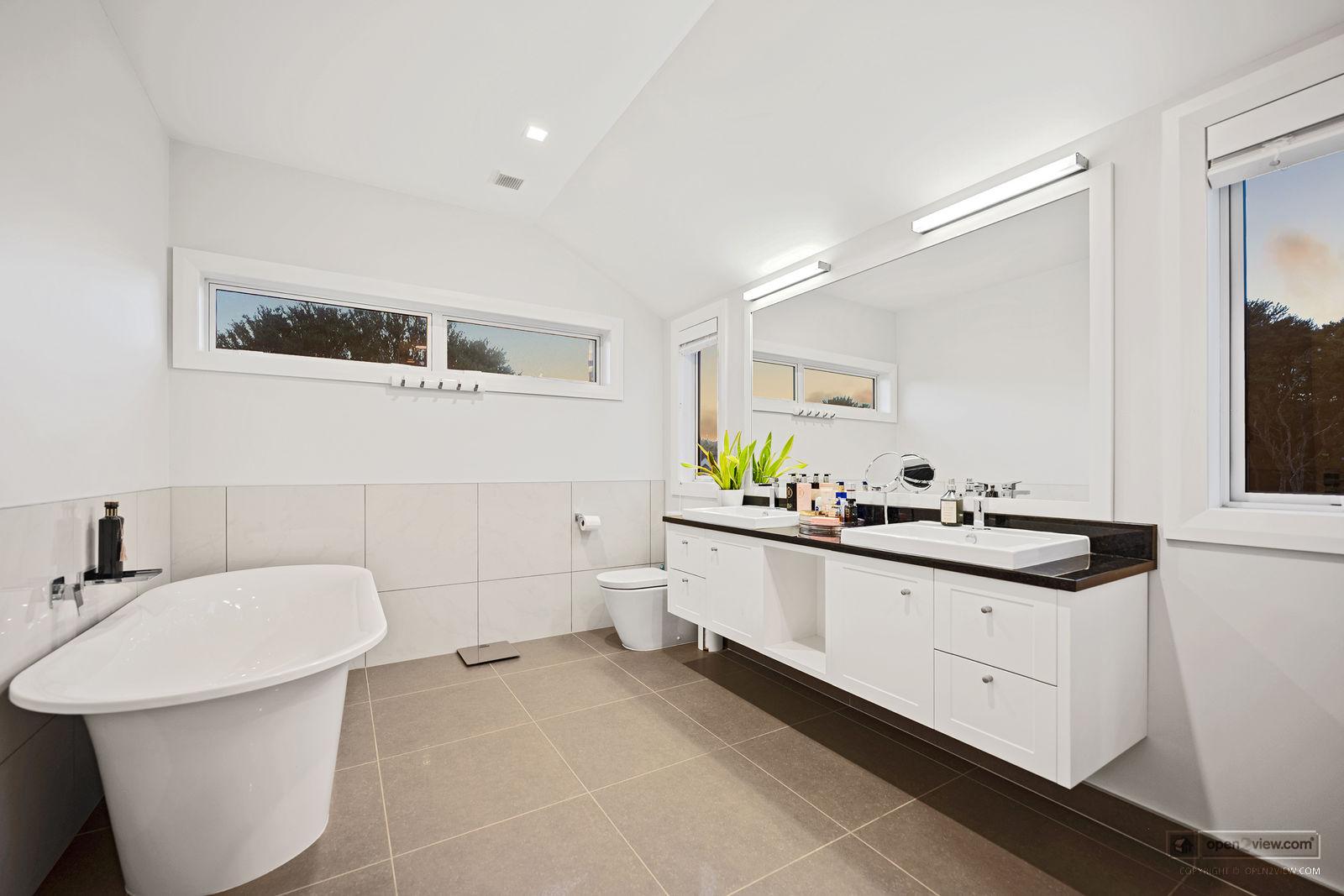 Slider image of 20 Stevensons Crescent, Auckland