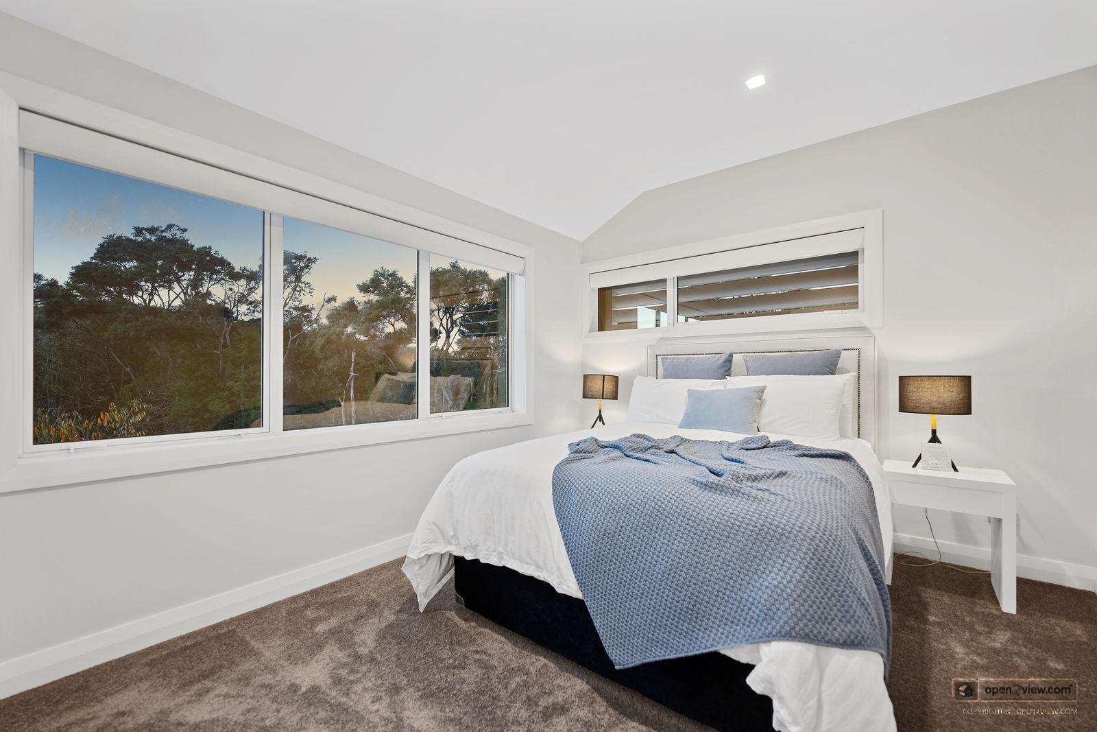 Slider image of 20 Stevensons Crescent, Auckland