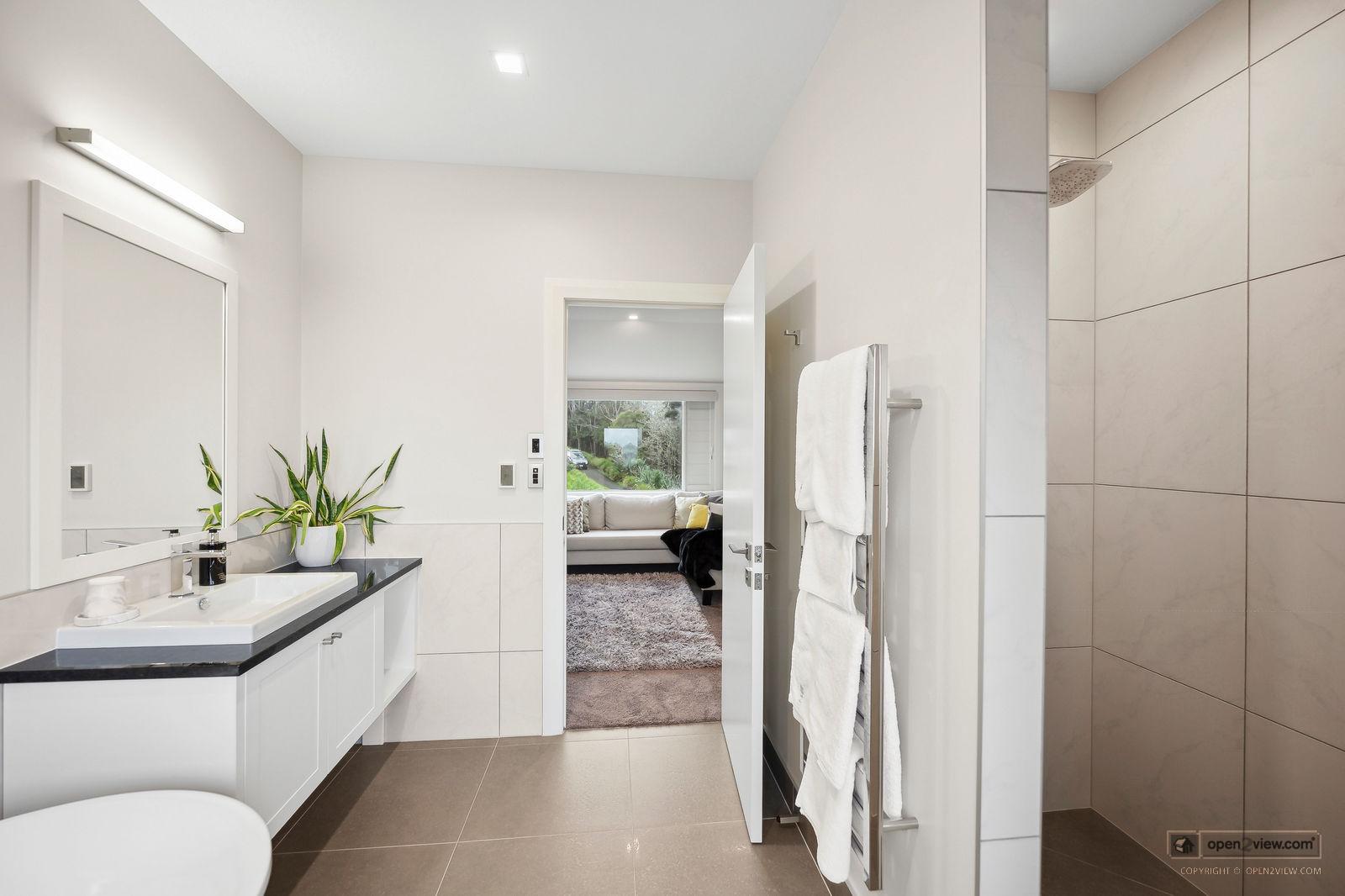 Slider image of 20 Stevensons Crescent, Auckland