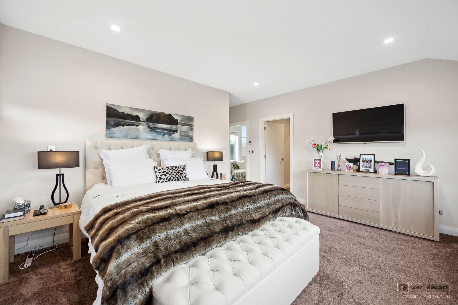 Slider image of 20 Stevensons Crescent, Auckland
