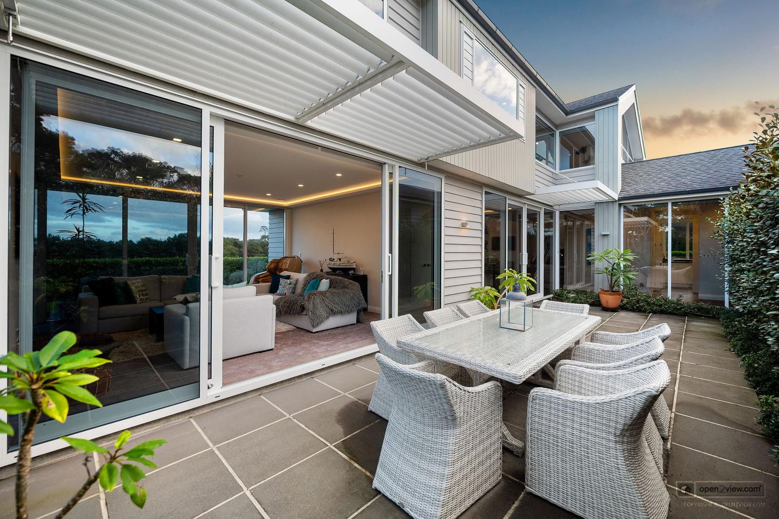 Slider image of 20 Stevensons Crescent, Auckland