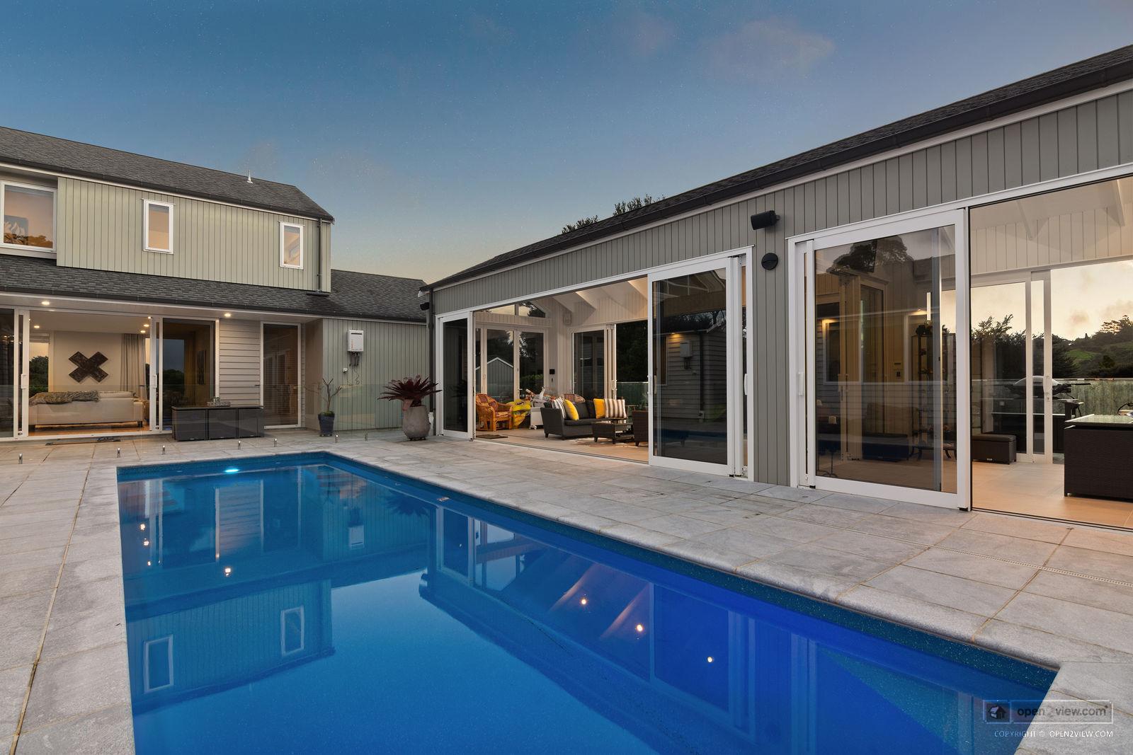 Slider image of 20 Stevensons Crescent, Auckland