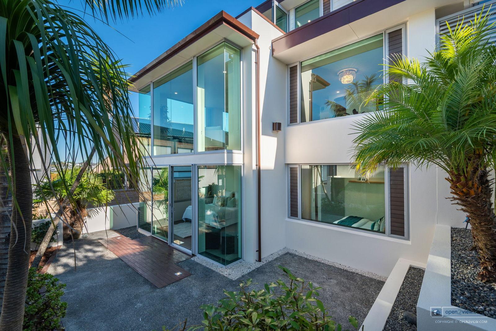 Slider image of A/22 Beach Road, Auckland
