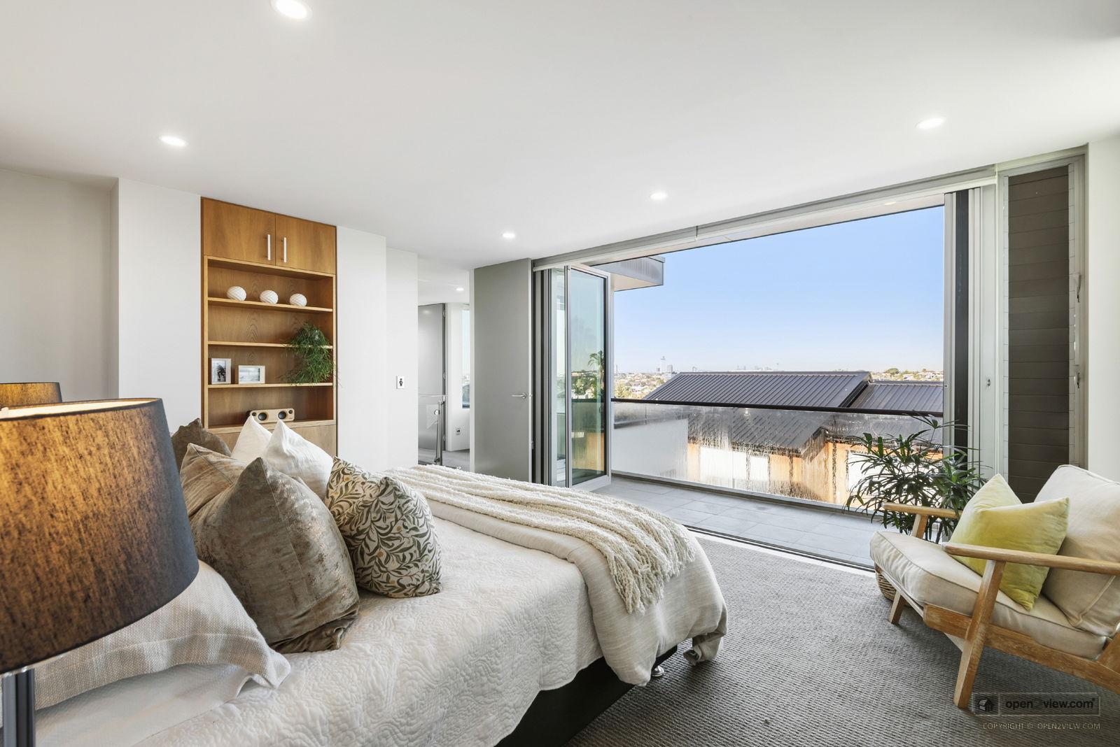 Slider image of A/22 Beach Road, Auckland