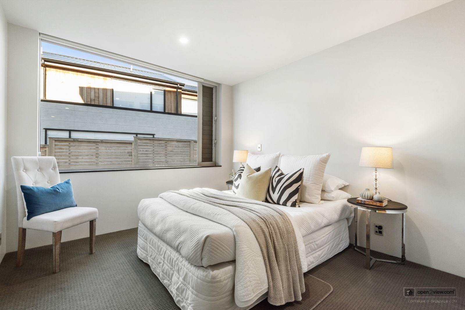 Slider image of A/22 Beach Road, Auckland
