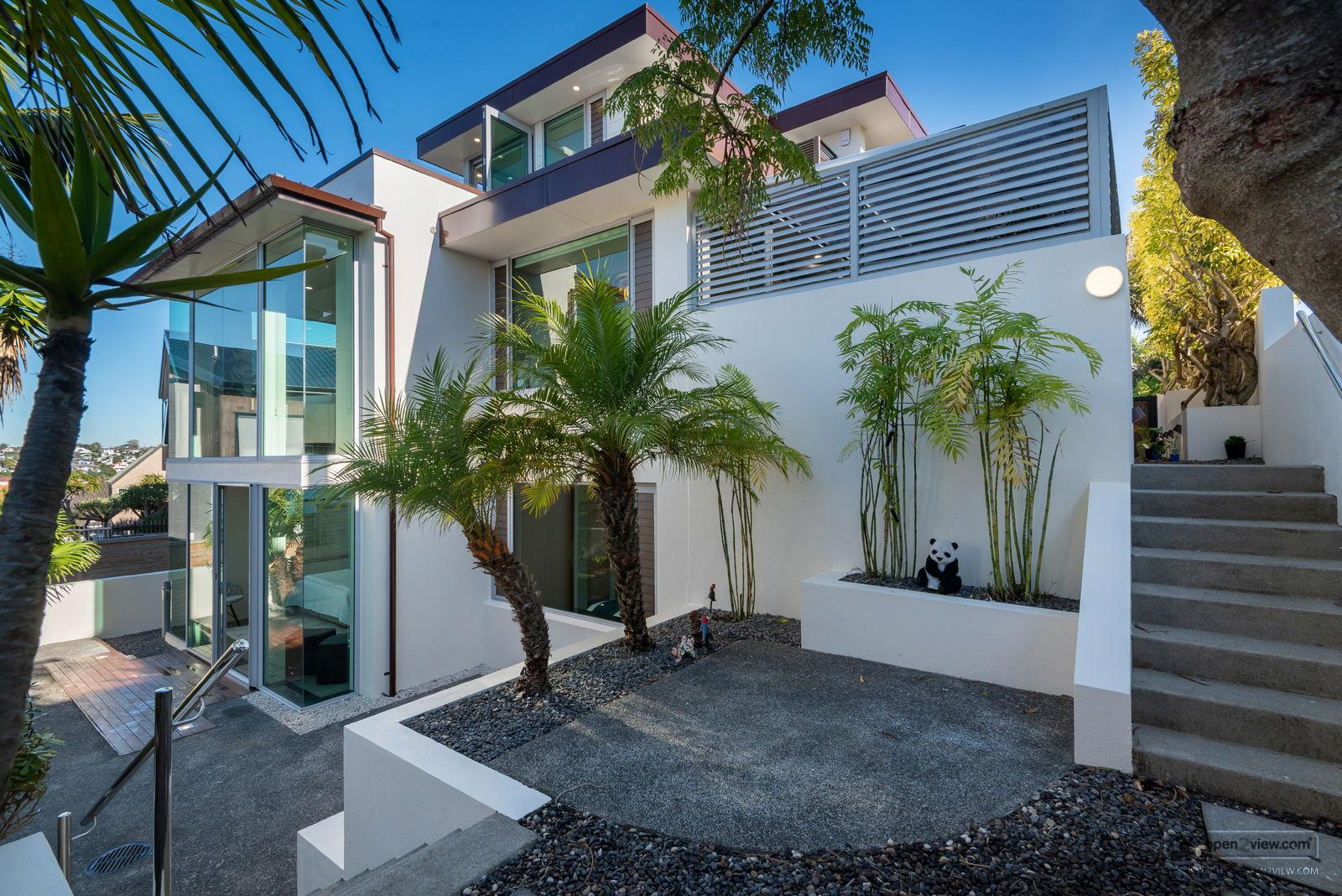 Slider image of A/22 Beach Road, Auckland