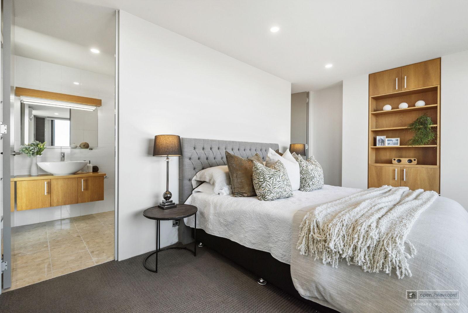 Slider image of A/22 Beach Road, Auckland