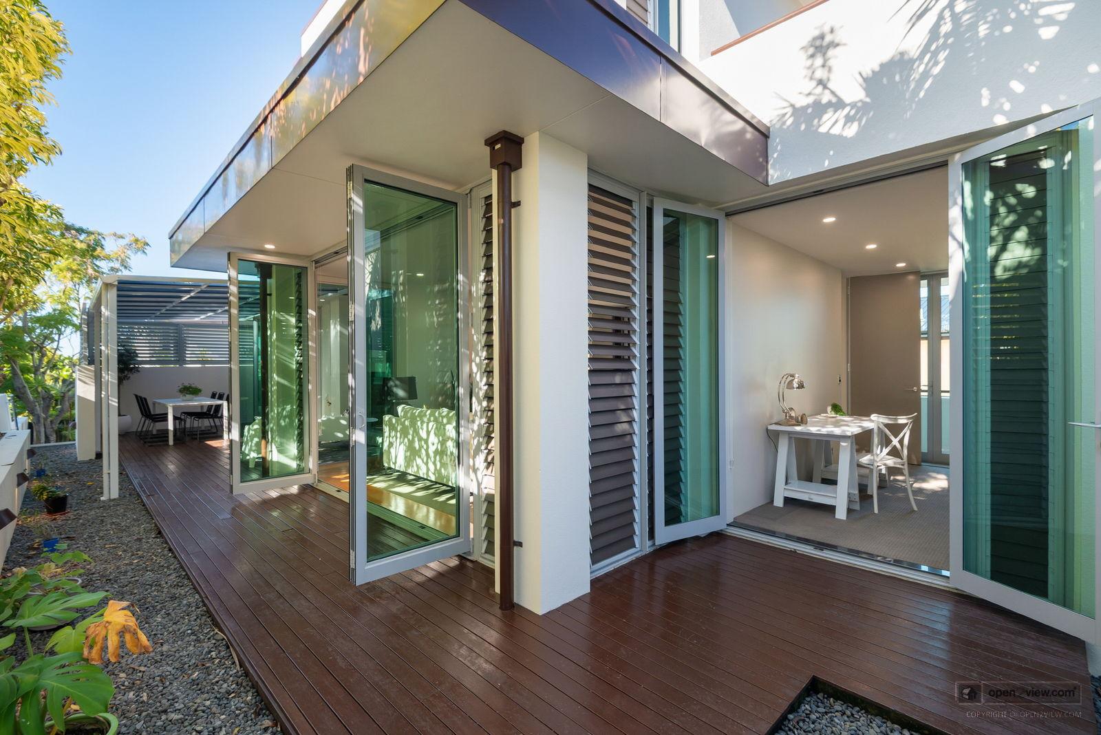 Slider image of A/22 Beach Road, Auckland